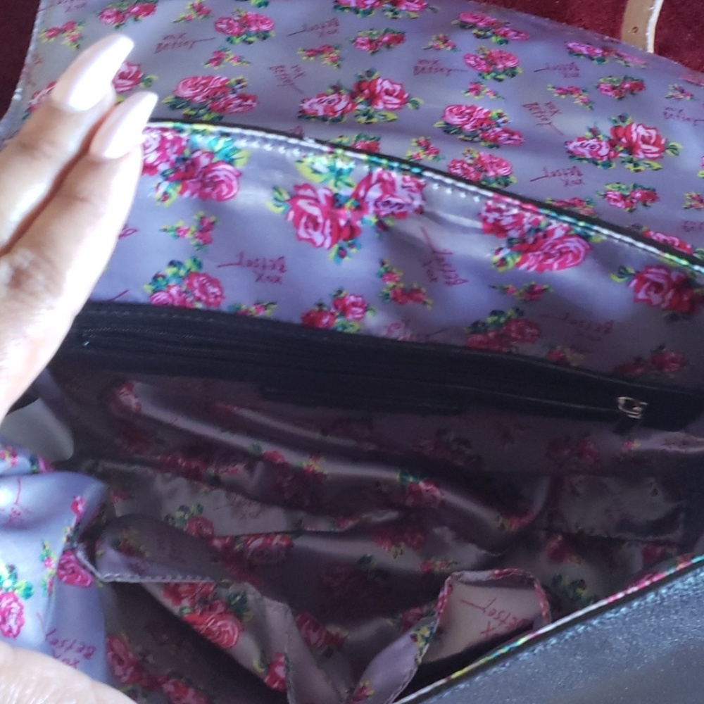 Purse - Picture 2 of 8